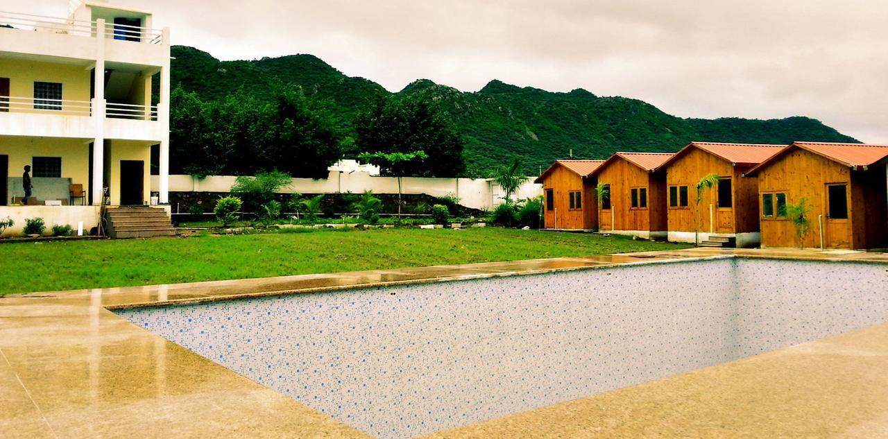 The Rustic Pines Hotel Udaipur Esterno foto